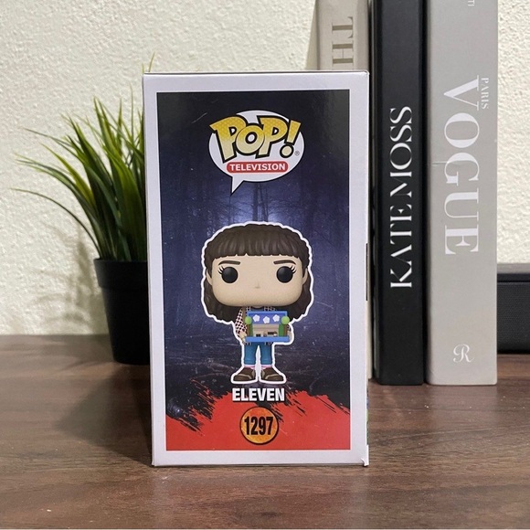 Funko Pop! Eleven, Stranger Things, Collectors item- NWT - Picture 4 of 6